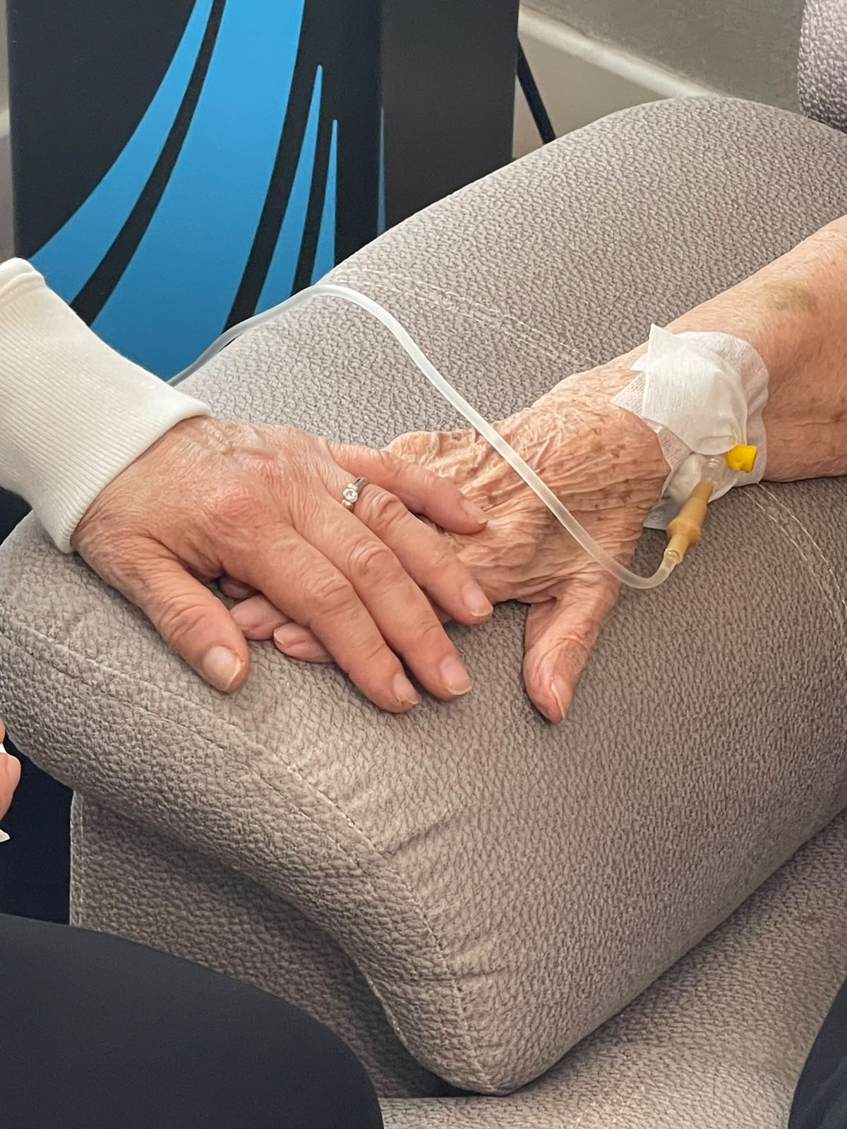 Kliniğimizde damar yolu ile uygulama sırasında danışan